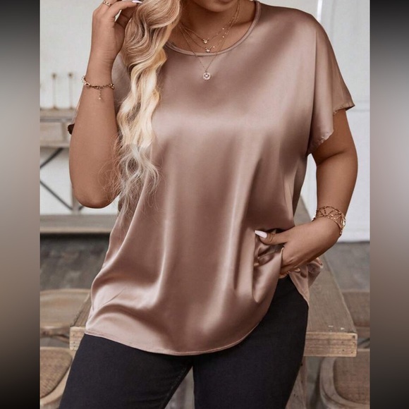 Luxe green round neck casual satin top - Picture 7 of 14